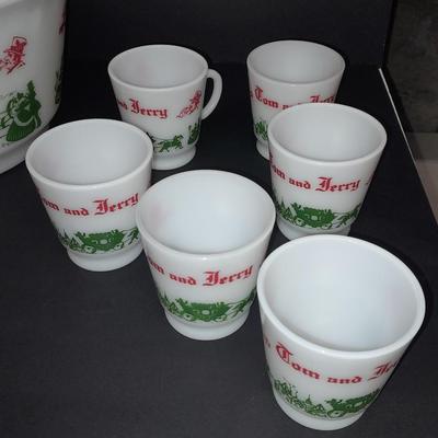Antique vintage Tom & Jerry's punch bowl with 12 Tom & Jerry's Mugs