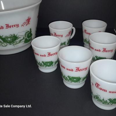 Antique vintage Tom & Jerry's punch bowl with 12 Tom & Jerry's Mugs