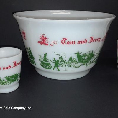 Antique vintage Tom & Jerry's punch bowl with 12 Tom & Jerry's Mugs