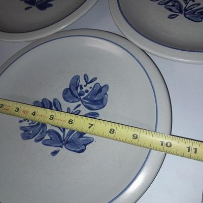 Pfaltzgraff Yorktown Stoneware dish set