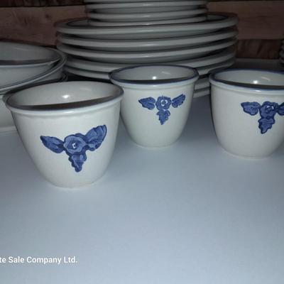Pfaltzgraff Yorktown Stoneware dish set