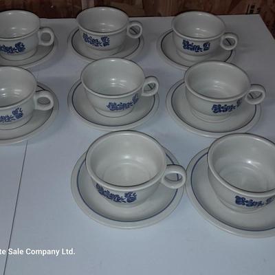 Pfaltzgraff Yorktown Stoneware dish set