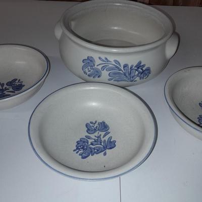 Pfaltzgraff Yorktown Stoneware dish set