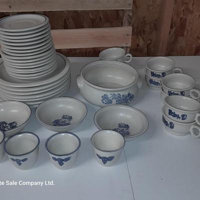 Pfaltzgraff Yorktown Stoneware dish set