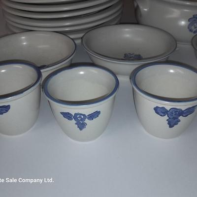 Pfaltzgraff Yorktown Stoneware dish set