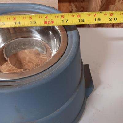 Our pets raised water & food bowls with stand = stainless steel