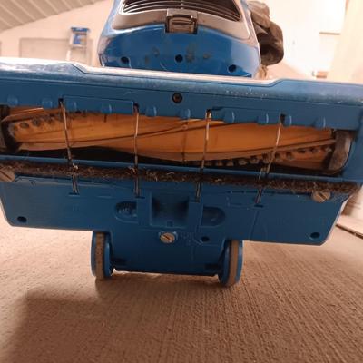 Shark bagless vacuum cleaner with Great value sweeper Wet & Dry