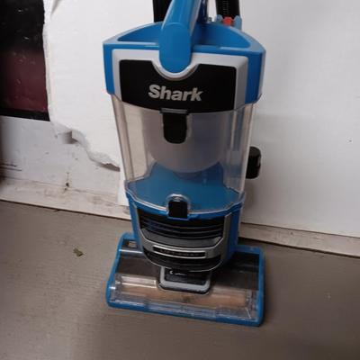 Shark bagless vacuum cleaner with Great value sweeper Wet & Dry