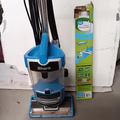 Shark bagless vacuum cleaner with Great value sweeper Wet & Dry