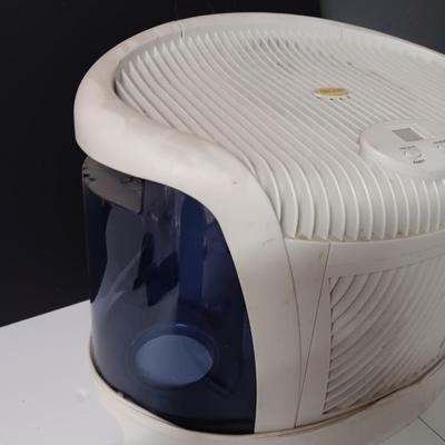 Essick Air Products Evaporative Humidifier with Humidifier cleaner
