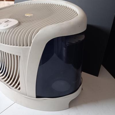 Essick Air Products Evaporative Humidifier with Humidifier cleaner