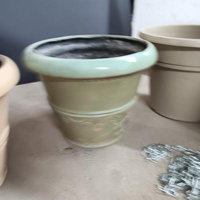 Plastic flowerpots - Weed sprayers - and small chain