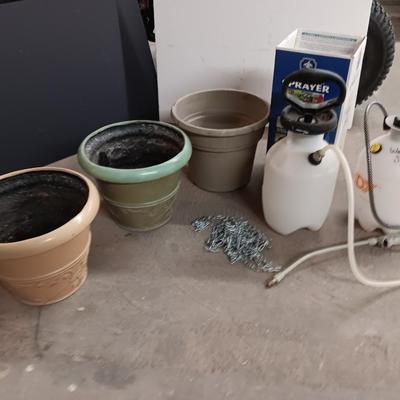 Plastic flowerpots - Weed sprayers - and small chain