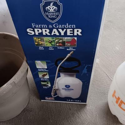 Plastic flowerpots - Weed sprayers - and small chain