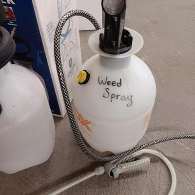 Plastic flowerpots - Weed sprayers - and small chain
