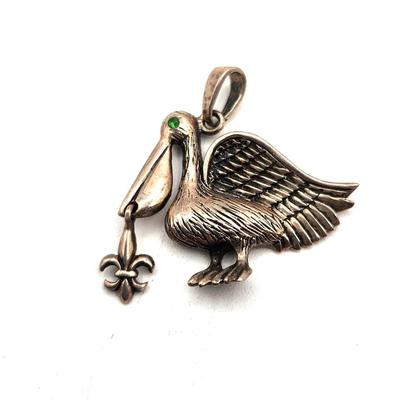 Lot #123D Cute Sterling Silver Pelican w/fleur di lis Charm