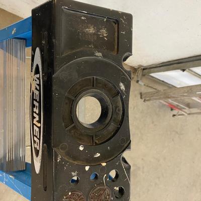 WERNER 6ft Fiberglass Ladder