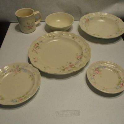 51 Tea Rose Pfalzgraff Dinner Set