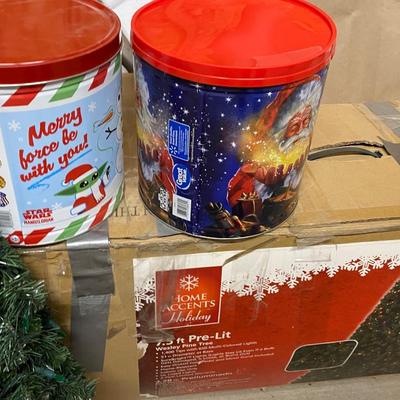 7.5ft Artificial Christmas Tree, Wreath and Tins