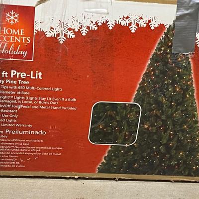 7.5ft Artificial Christmas Tree, Wreath and Tins