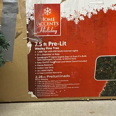 7.5ft Artificial Christmas Tree, Wreath and Tins