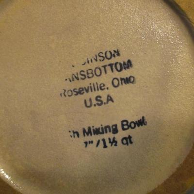 7" 1 1/2 qt Robinson Ransbottom Roseville Mixing Bowl