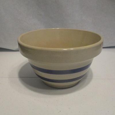 7" 1 1/2 qt Robinson Ransbottom Roseville Mixing Bowl