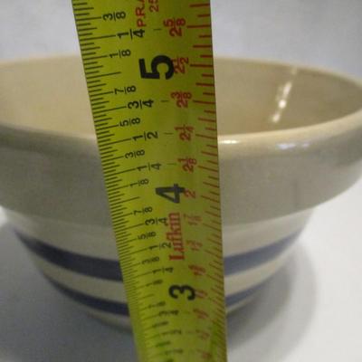 7" 1 1/2 qt Robinson Ransbottom Roseville Mixing Bowl