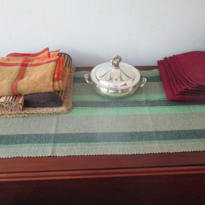 Placemats, Linens, and Serving Dish