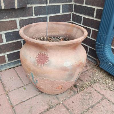 CLAY SUN AND SW FLOWER POT