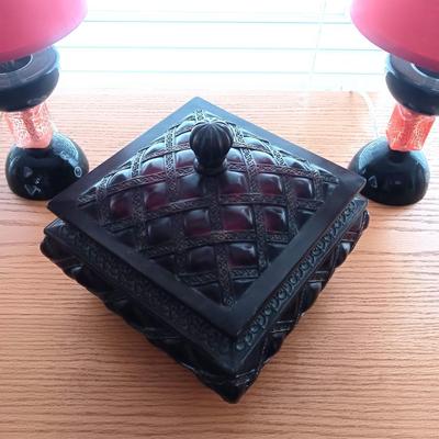 2 MATCHING GLASS BASE LAMPS AND A BOX WITH A LID