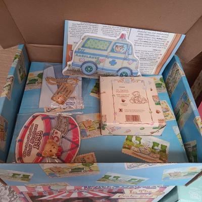 PRECIOUS MOMENTS 2006 COLLECTORS CLUB BOX, CHERISHED TEDDIES CIRCUS TENT AND MORE