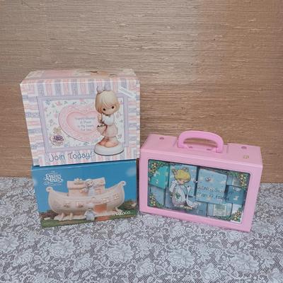 PRECIOUS MOMENTS CASE FILLED W/FIGURINES, COLLECTORS CLUB BOX AND NIGHT LIGHT NOAH'S ARK