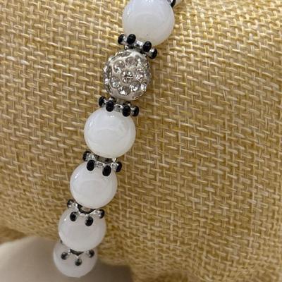 Glass bead stretchy bracelet