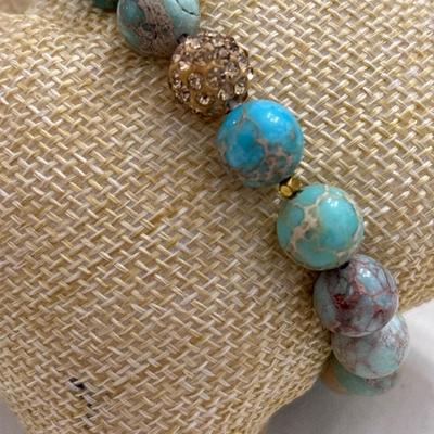 Beautiful stone bead, stretchy bracelet
