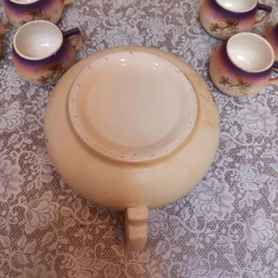 VINTAGE HANDPAINTED PORCELAIN TEAPOT AND CUPS