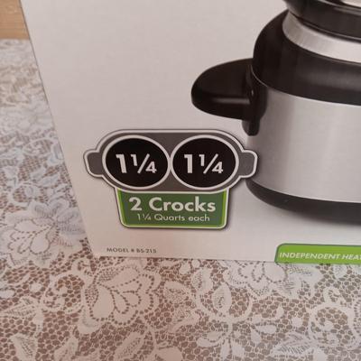 DUAL CROCK BUFFET SLOW COOKER, STEAK KNIVES, OVEN MITS AND HOT PADS