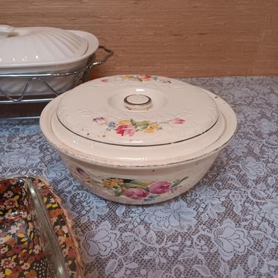 VARIOUS BAKING DISHES