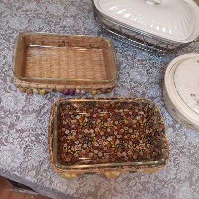 VARIOUS BAKING DISHES