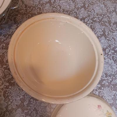 VARIOUS BAKING DISHES
