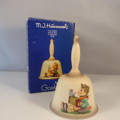 Vintage 1978 Goebel Hummel Porcelain Bell