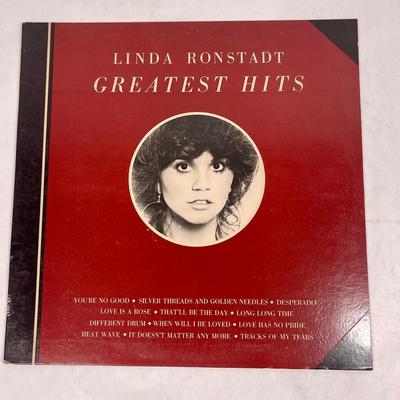 Vintage Vinyl 33RPM Record Album: Lina Ronstadt Greatest Hits