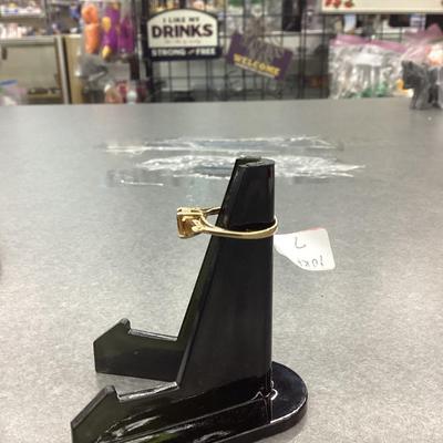 10kt gold ring ( Size 7)
