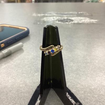 10kt gold ring ( Size 7.5)
