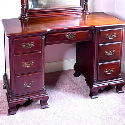 Vintage Mahogany Chippendale Vanity with Mirror