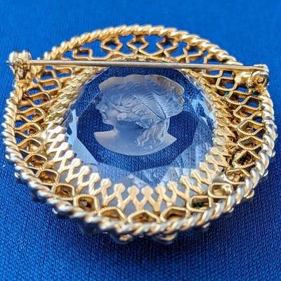 Vintage gold tone filiigree and glass intaglio brooch