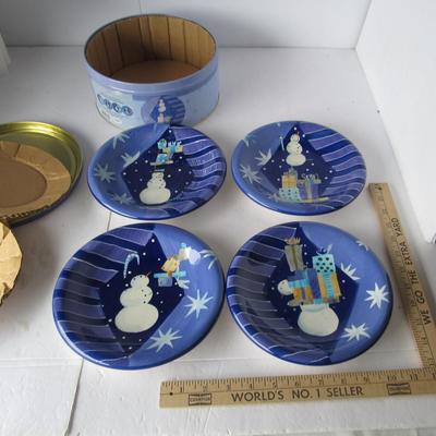 Set of Snowman Plates in Tin, Marked Sakura