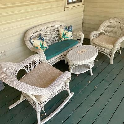 P4-Wicker Set
