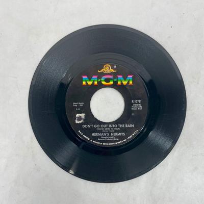 Vintage 45RPM Vinyl Record: Herman’s Hermits