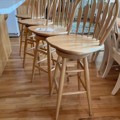 K1-4 swiveling stools